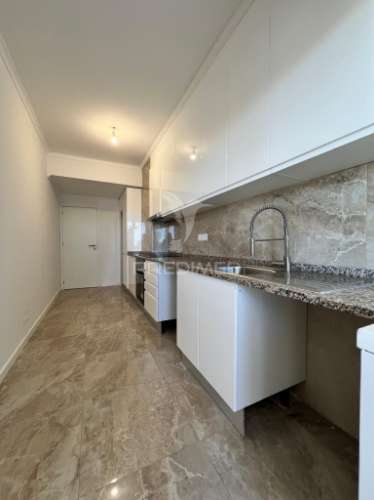 Apartamento t3 luminoso em zona tranquila, perto da praia – portimão