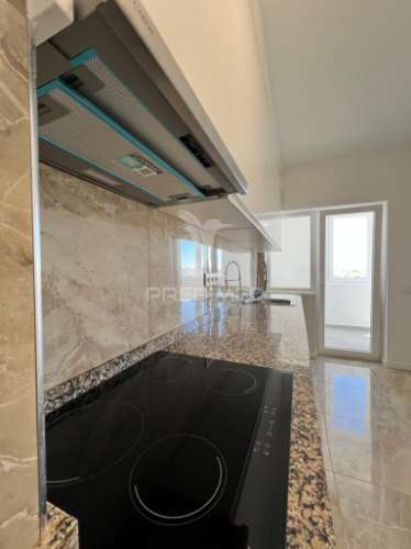 Apartamento t3 luminoso em zona tranquila, perto da praia – portimão