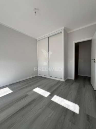 Apartamento t3 luminoso em zona tranquila, perto da praia – portimão