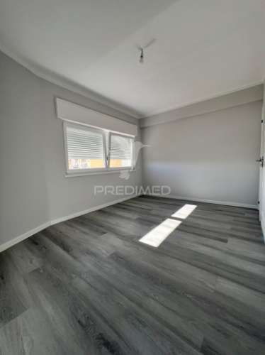 Apartamento t3 luminoso em zona tranquila, perto da praia – portimão