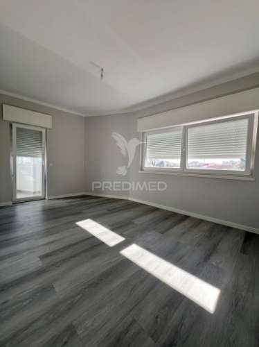 Apartamento t3 luminoso em zona tranquila, perto da praia – portimão