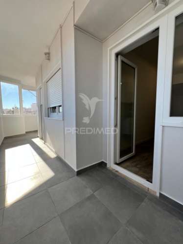 Apartamento t3 luminoso em zona tranquila, perto da praia – portimão