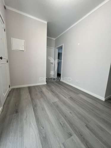 Apartamento t3 luminoso em zona tranquila, perto da praia – portimão