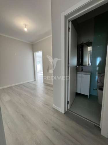 Apartamento t3 luminoso em zona tranquila, perto da praia – portimão