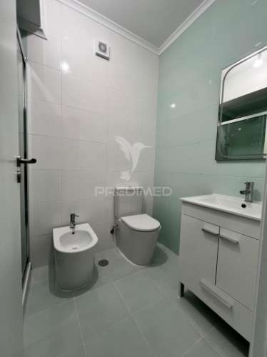 Apartamento t3 luminoso em zona tranquila, perto da praia – portimão