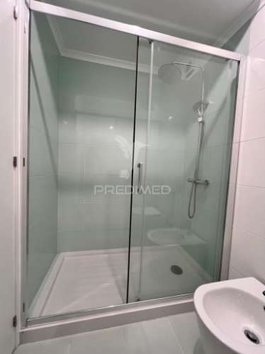 Apartamento t3 luminoso em zona tranquila, perto da praia – portimão