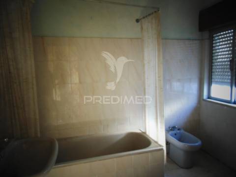 3 moradias geminadas para recuperação em abaças - vila real