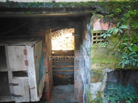 3 moradias geminadas para recuperação em abaças - vila real