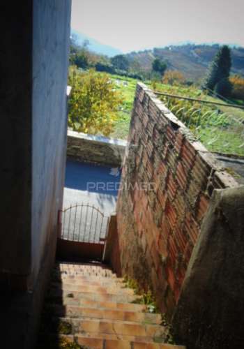 3 moradias geminadas para recuperação em abaças - vila real