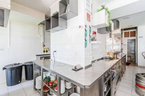 Trespasse – restaurante / churrasqueira totalmente equipado na amadora