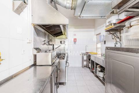 Trespasse – restaurante / churrasqueira totalmente equipado na amadora