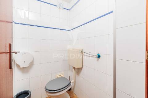 Trespasse – restaurante / churrasqueira totalmente equipado na amadora