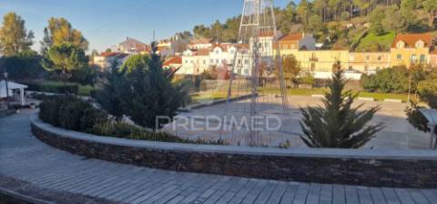 Lote para construção de moradia com piscina