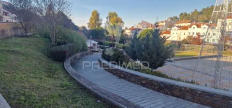 Lote para construção de moradia com piscina