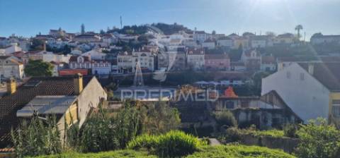 Lote para construção de moradia com piscina