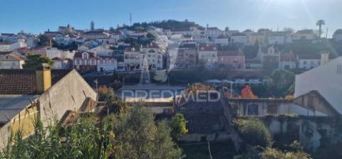 Lote para construção de moradia com piscina