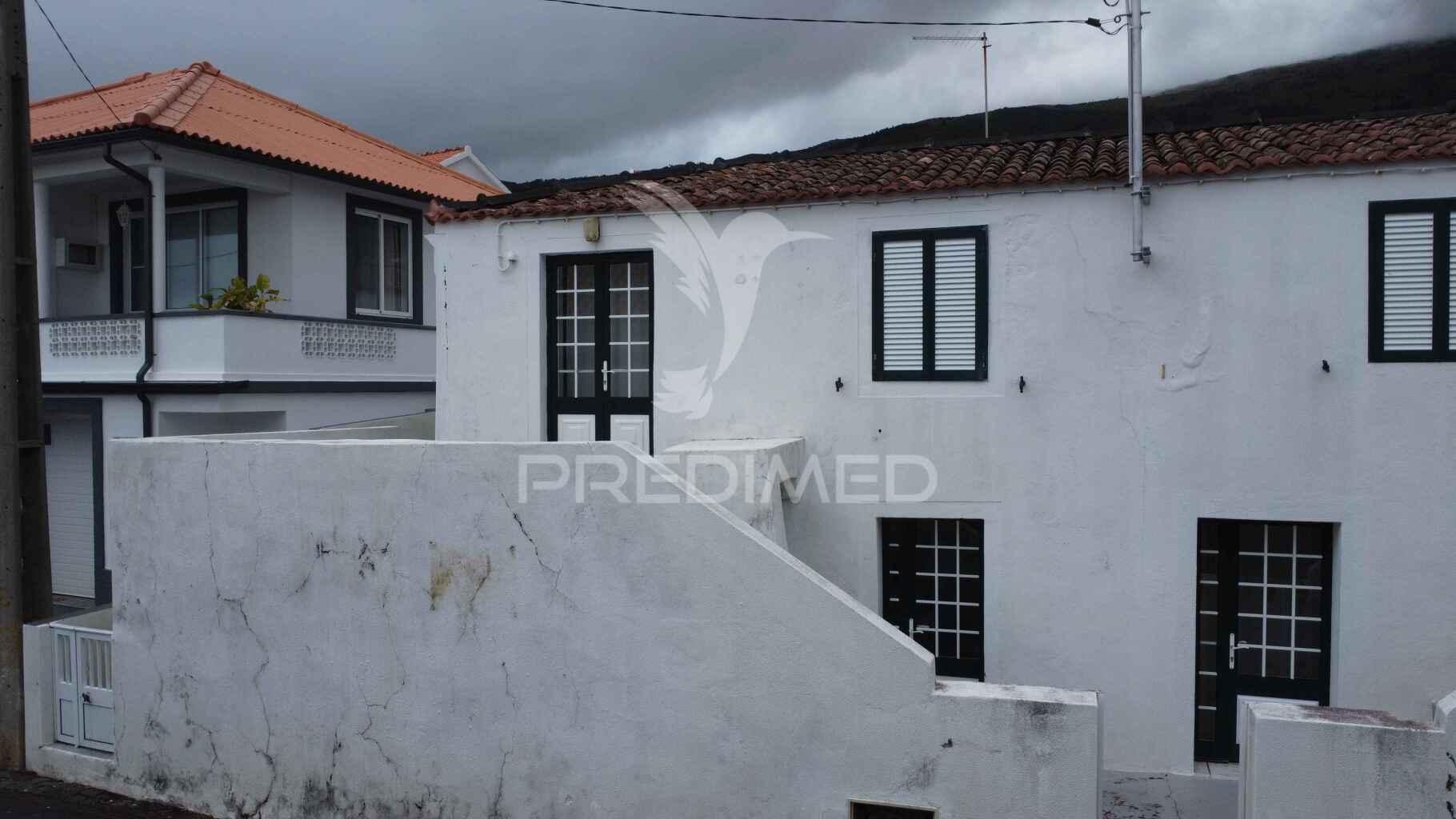 T2 pronto a habitar no centro de são mateus – madalena do pico