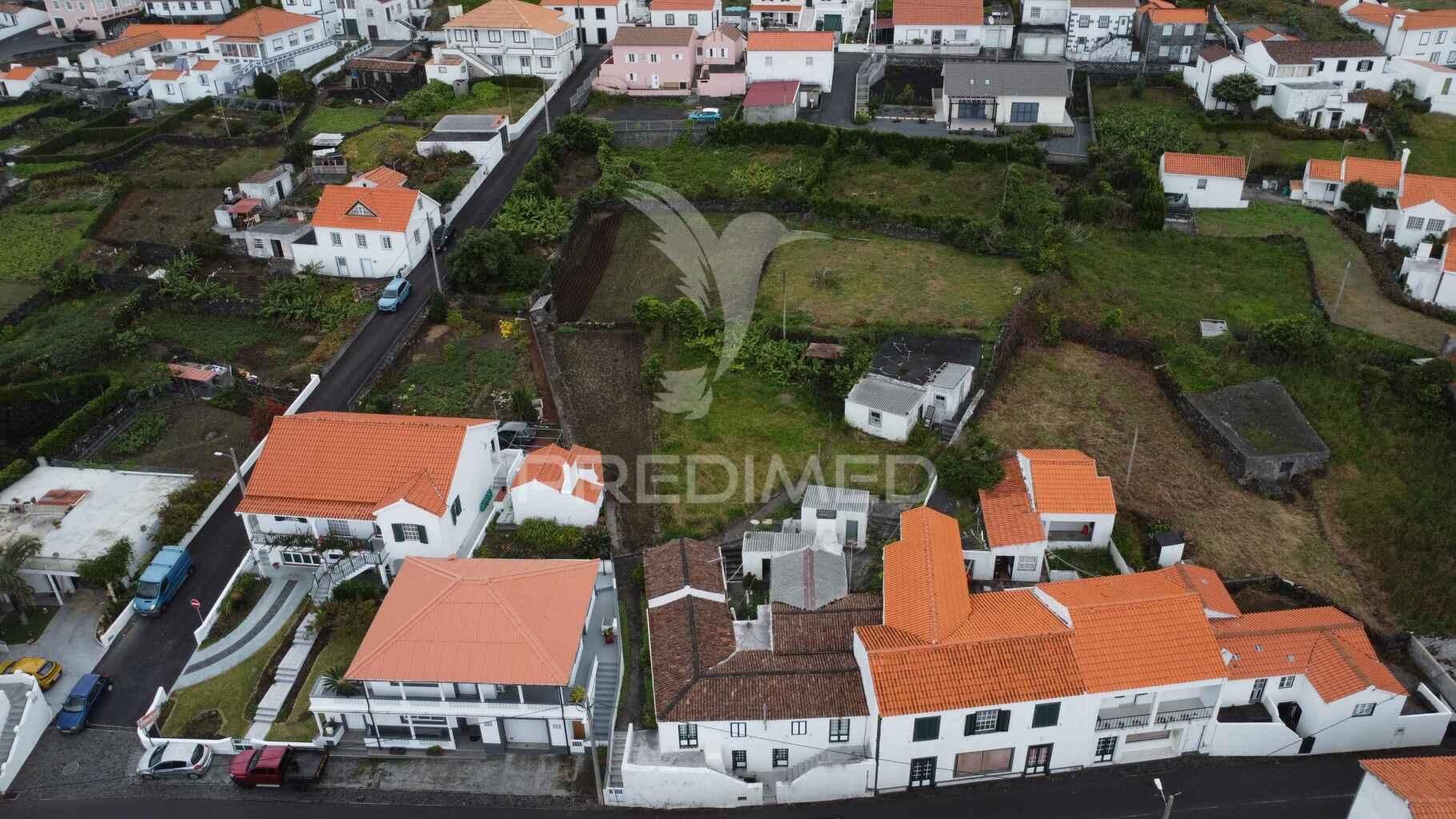 T2 pronto a habitar no centro de são mateus – madalena do pico