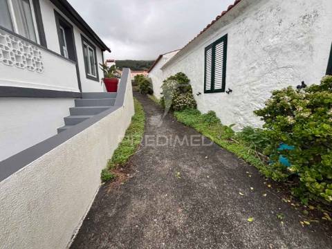 T2 pronto a habitar no centro de são mateus – madalena do pico