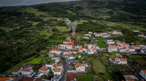 T2 para remodelação com vista de mar e terreno – são mateus, madalena do pico