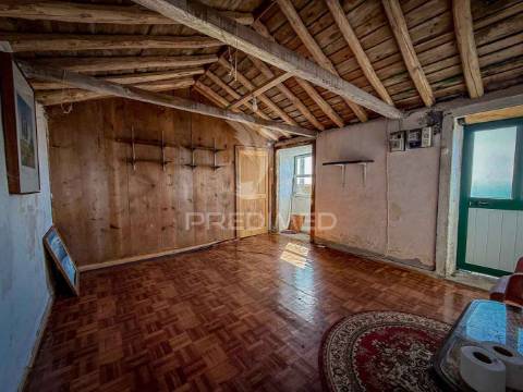 T2 para remodelação com vista de mar e terreno – são mateus, madalena do pico