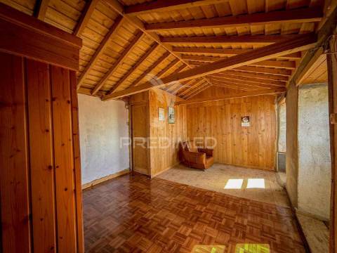 T2 para remodelação com vista de mar e terreno – são mateus, madalena do pico