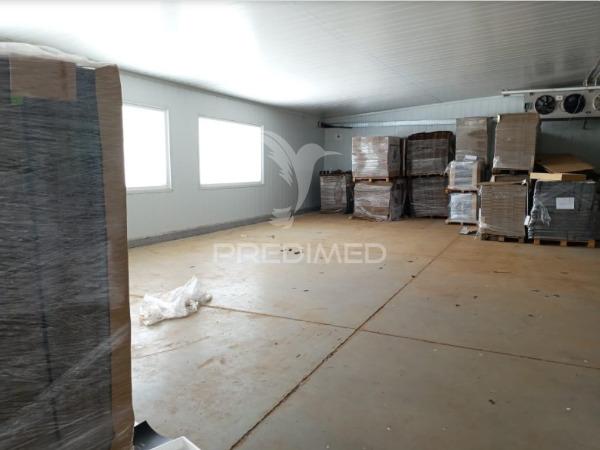 Armazém com logradouro em valongo do vouga, águeda