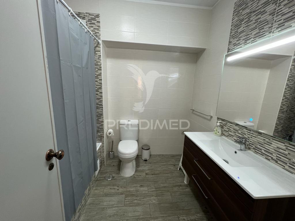 Apartamento t1 mobilado para arrendamento ao ano em condomínio