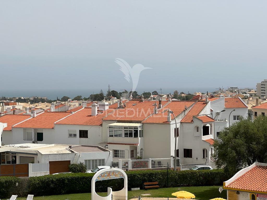 Apartamento t1 mobilado para arrendamento ao ano em condomínio