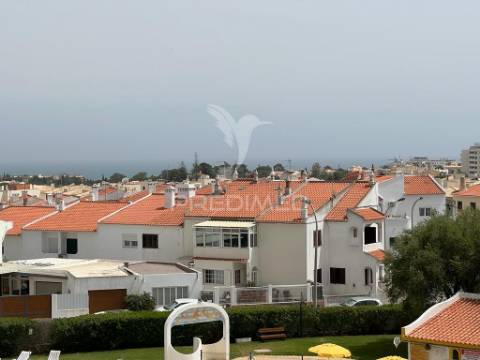 Apartamento t1 mobilado para arrendamento ao ano em condomínio