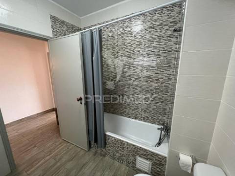 Apartamento t1 mobilado para arrendamento ao ano em condomínio