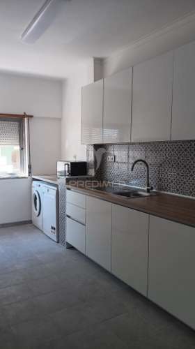 Excelente t2 arrendar próximo praia, no centro de oeiras