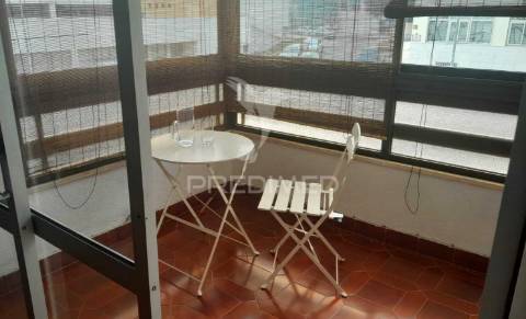 Excelente t2 arrendar próximo praia, no centro de oeiras