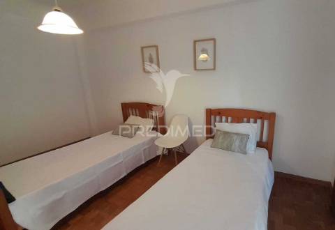 Excelente t2 arrendar próximo praia, no centro de oeiras