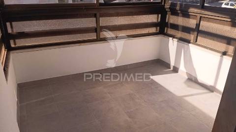 Excelente t2 arrendar próximo praia, no centro de oeiras