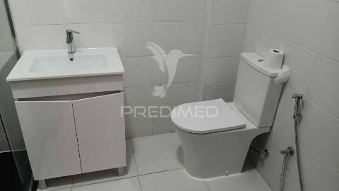 Excelente t2 arrendar próximo praia, no centro de oeiras