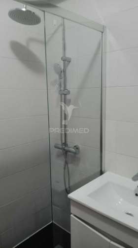 Excelente t2 arrendar próximo praia, no centro de oeiras