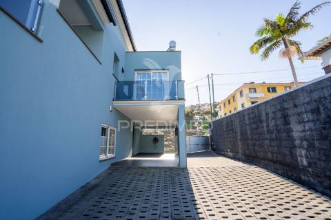 Moradia t3 renovada em santo antónio funchal