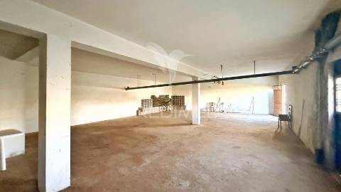 Moradia de 3 pisos com dois t4 + potencial t2 | terreno 1.160 m² | excelente localização e acessos