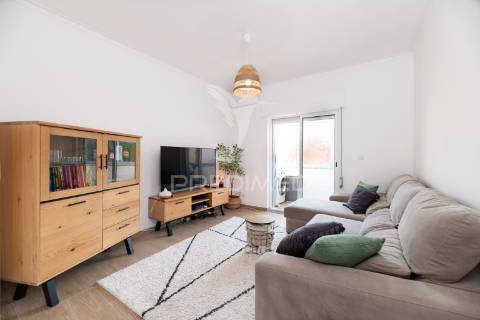 Apartamento t2 renovado, alverca do ribatejo