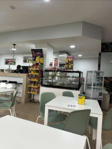 Trespasse de padaria, pastelaria & espaço com potencial para restaurante