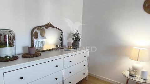 Suíte, duas varandas, dois w.c., arrecadação individual de 25m2