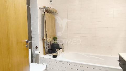 Suíte, duas varandas, dois w.c., arrecadação individual de 25m2