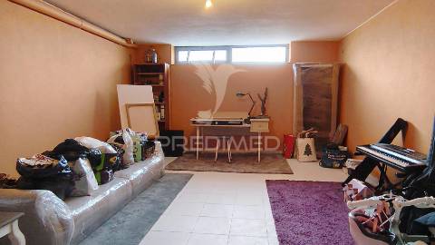 Suíte, duas varandas, dois w.c., arrecadação individual de 25m2