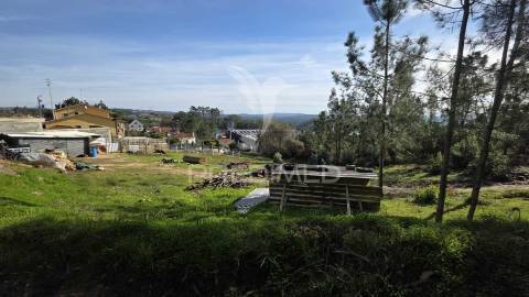 Terreno urbano para construção – 2.040 m² – longra, freguesia da caranguejeira, leiria