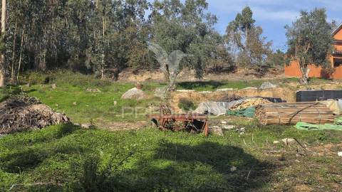 Terreno urbano para construção – 2.040 m² – longra, freguesia da caranguejeira, leiria