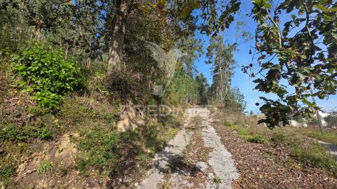 Oportunidade - terreno urbano com 842 m² – santa eufémia, leiria