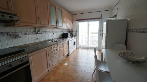 Apartamento t2 vista mar centro de sines