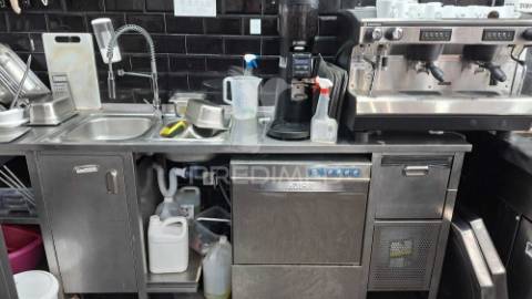 Trespasse/arrendamento, kebab e pizzaria  no centro da amadora.