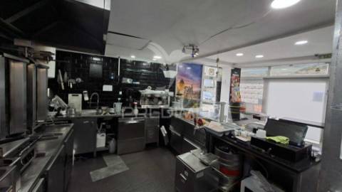 Trespasse/arrendamento, kebab e pizzaria  no centro da amadora.